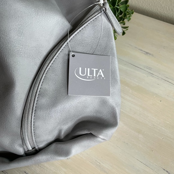 Vegan leather backpack new with tags - Picture 5 of 8